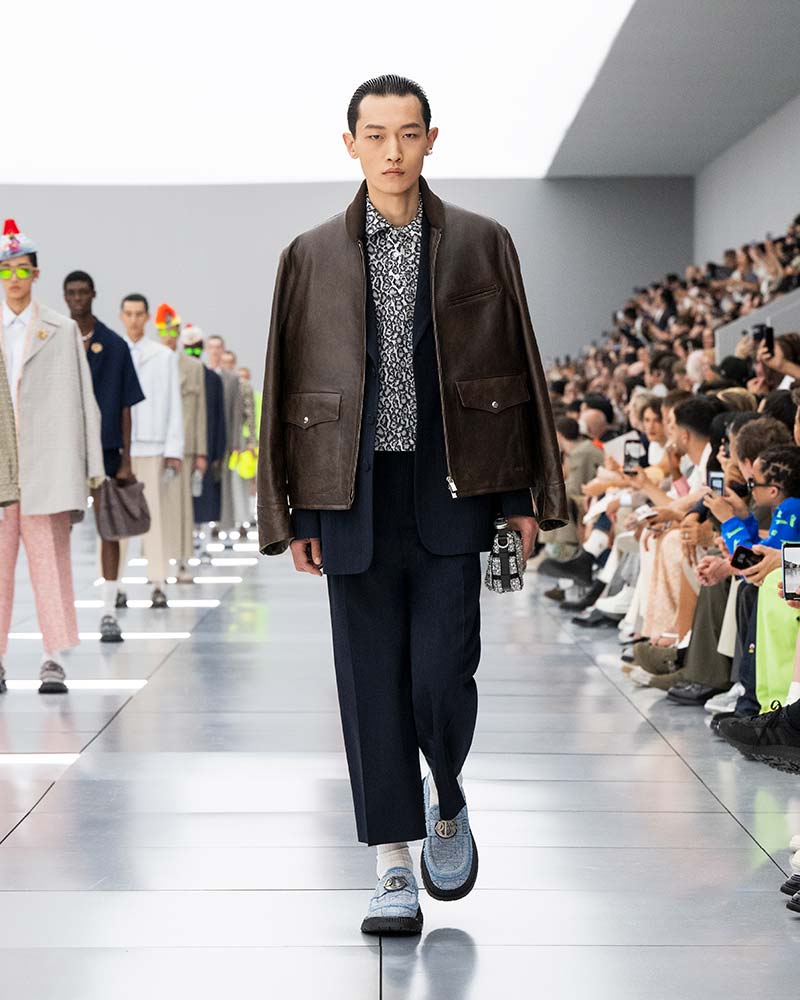 Queste le tendenze pantaloni più importanti nella moda uomo per il 2024 - Photo courtesy of Dior