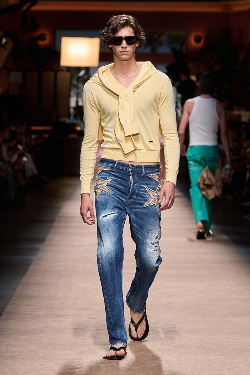 Queste le tendenze pantaloni più importanti nella moda uomo per il 2024 - Photo courtesy of Dsquared2