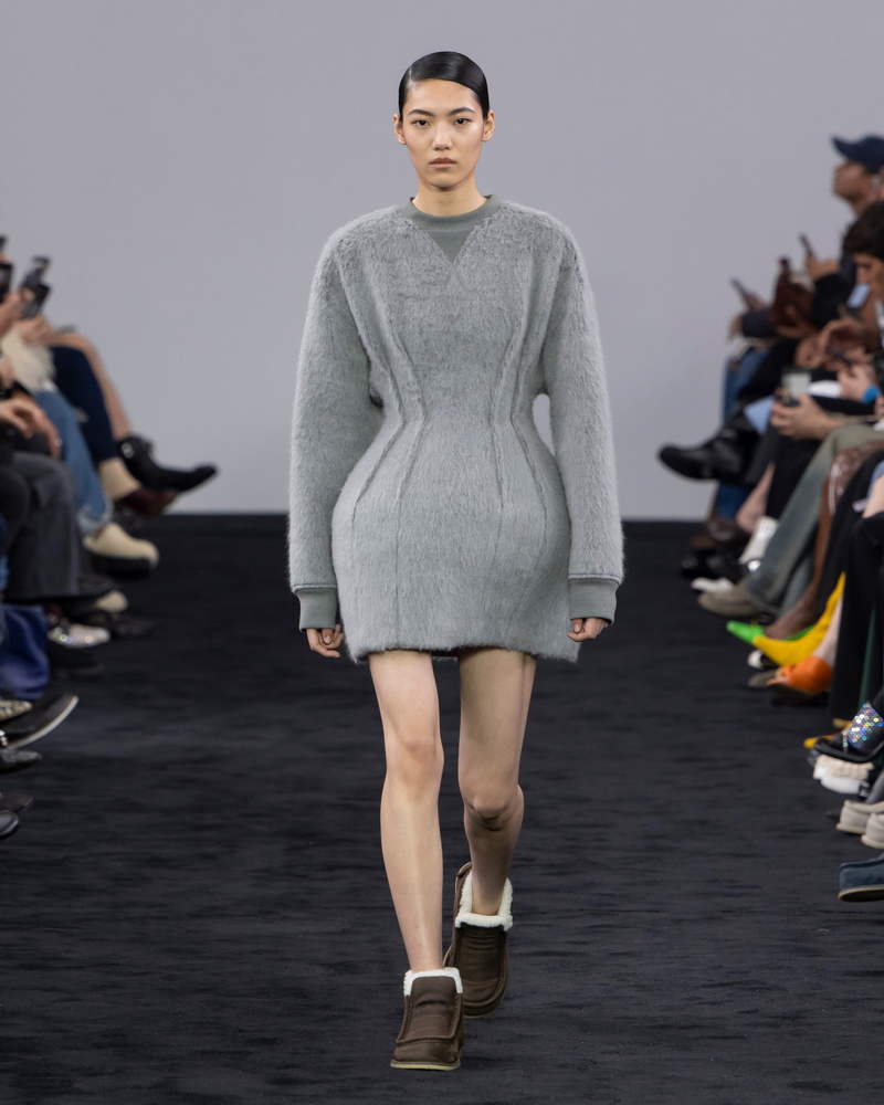 JW Anderson collezione donna autunno inverno 2024 2025 - Photo courtesy of JW Anderson