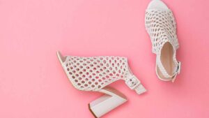 Quali modelli di sandali da donna sono più adatti per l'ufficio?