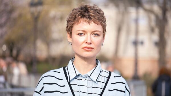 Tornano le acconciature corte in stile anni Ottanta tra le tendenze capelli del 2025? - Photo Charlotte Mesman