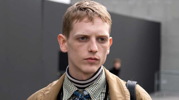 Le tendenze capelli uomo per il 2025 (viste tra i modelli alla sfilata di Valentino) - Photo Charlotte Mesman
