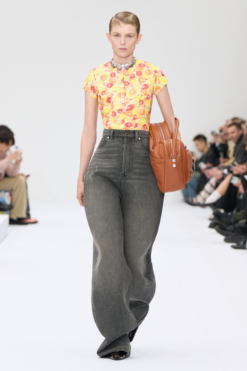 Acne Studios collezione primavera estate 2025 - Photo courtesy of Acne Studios
