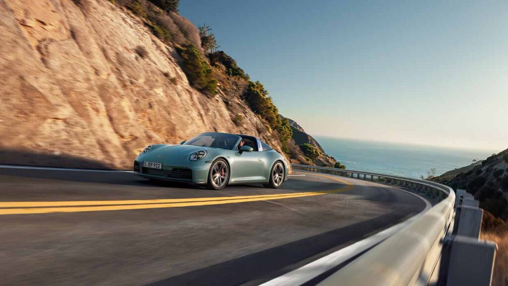 Tre nuove varianti della 911, con trazione integrale e motore da 480 CV