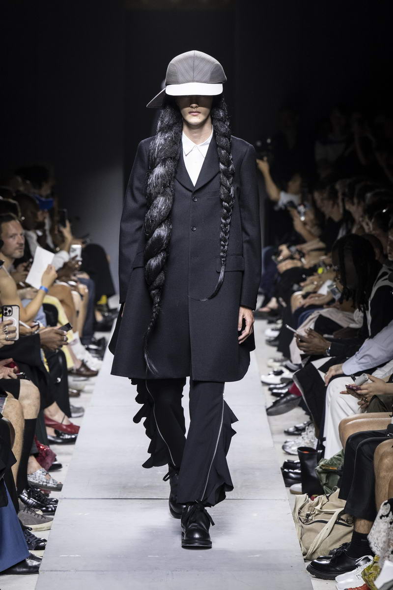 Comme des Garçons Homme Plus primavera estate 2026 - Photo courtesy of Comme des Garçons Homme Plus