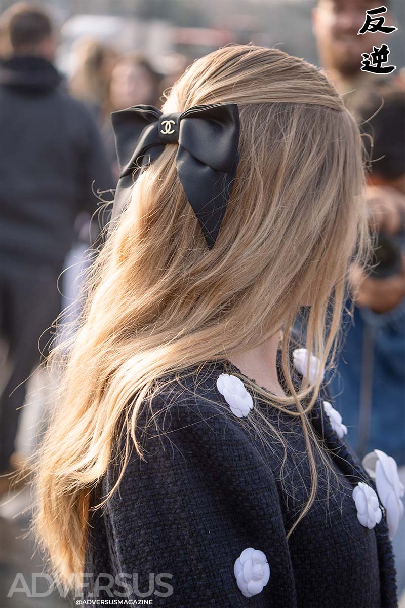 Colori e tecniche per capelli biondi estate 2025: highlights e balayage - Photo Charlotte Mesman