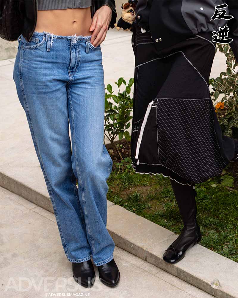 Frangia libera. Il ritorno della fascia dei jeans sfrangiata - Photo ADVERSUS