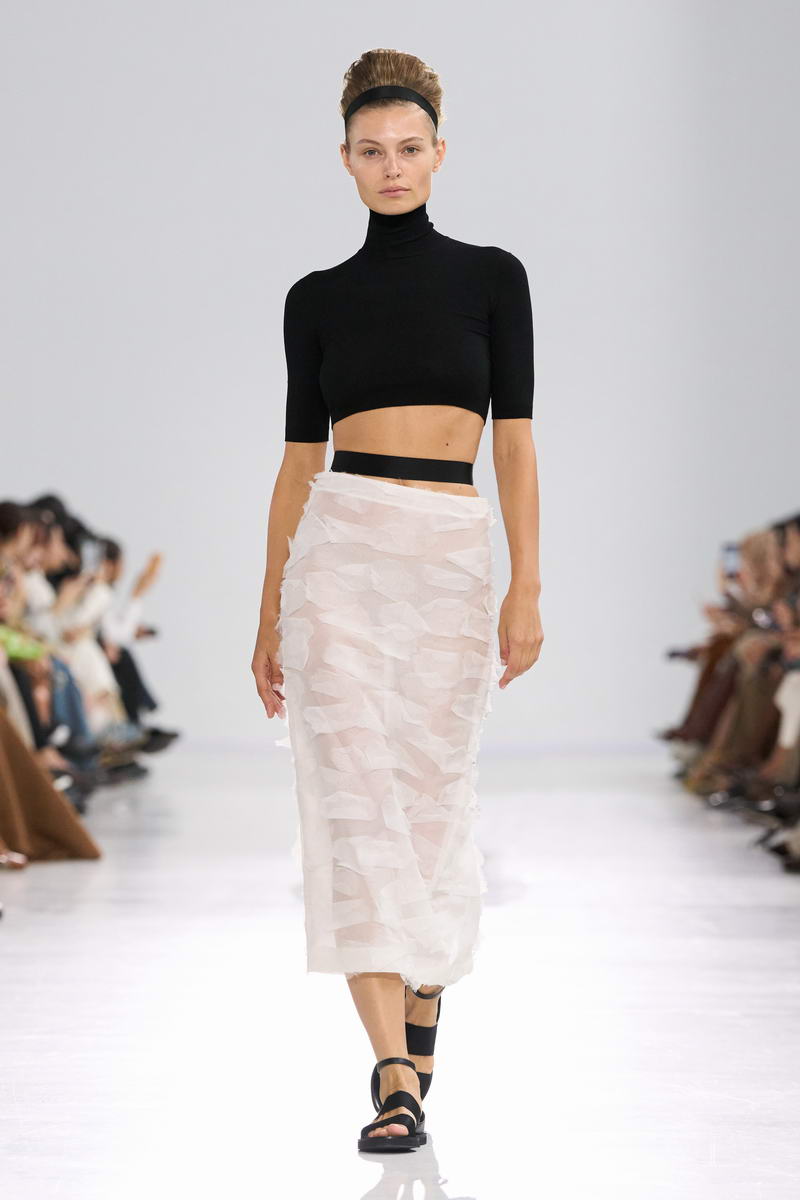 Max Mara Primavera-Estate 2026 - Photo courtesy of Max Mara
