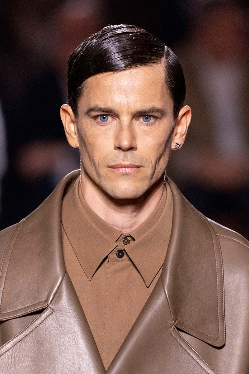 Al passo con le nuove tendenze capelli con il wet look dell’inverno 2025/2026 - Photo courtesy of FENDI