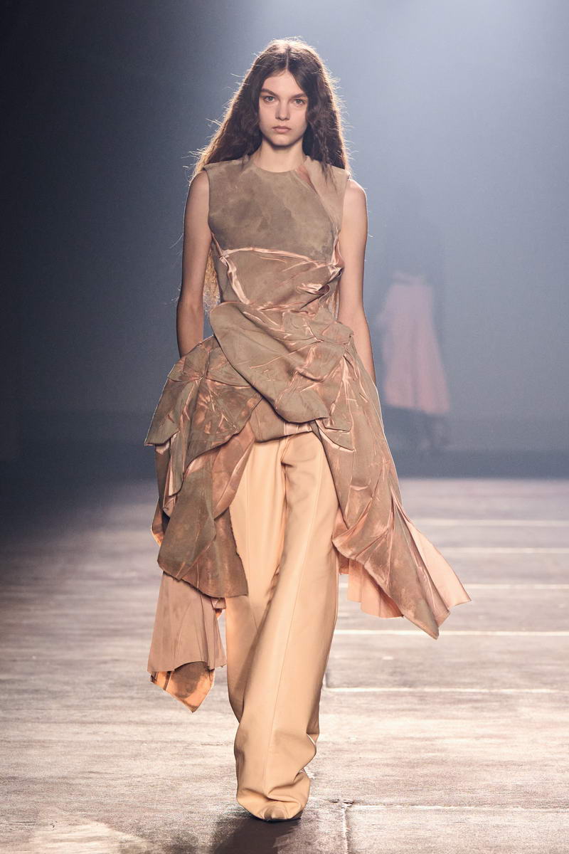 Mugler collezione primavera estate 2026 - Photo courtesy of Mugler