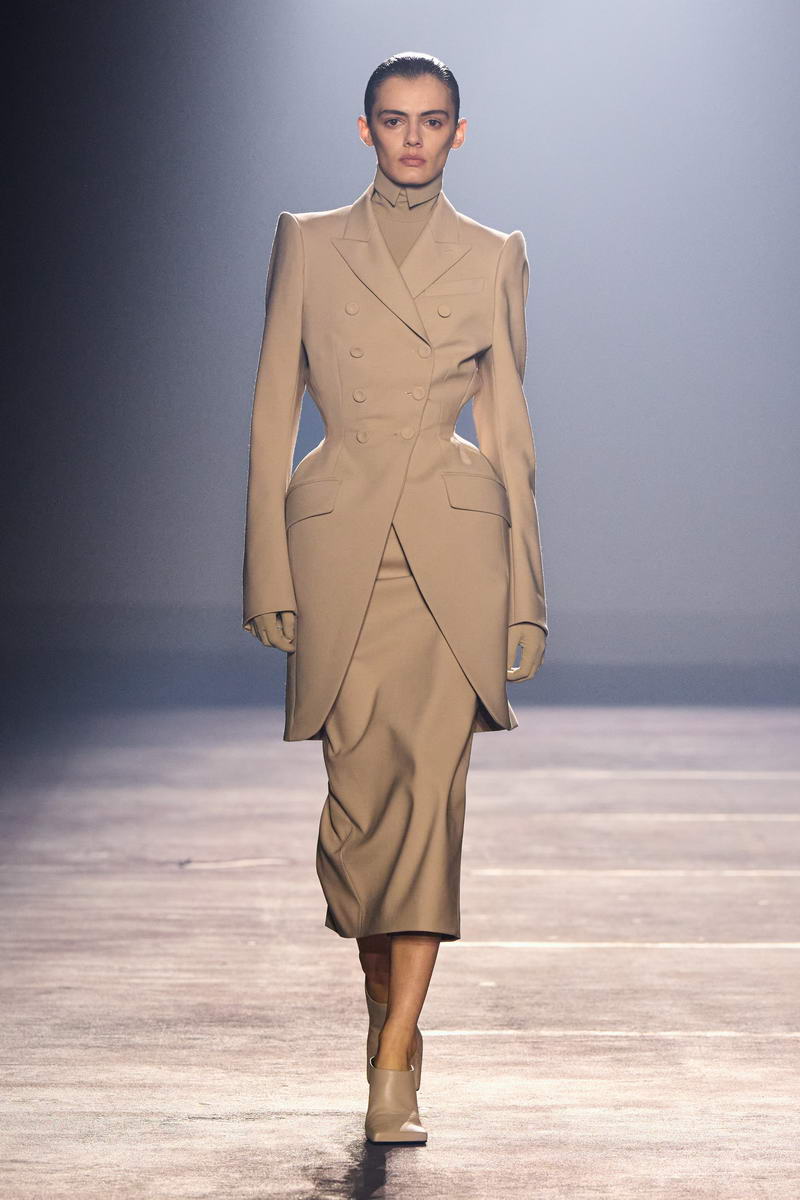 Mugler collezione primavera estate 2026 - Photo courtesy of Mugler