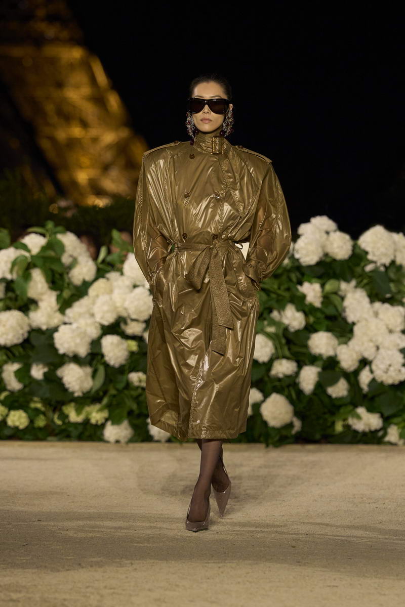 Saint Laurent collezione donna primavera estate 2025 - Photo courtesy of Saint Laurent
