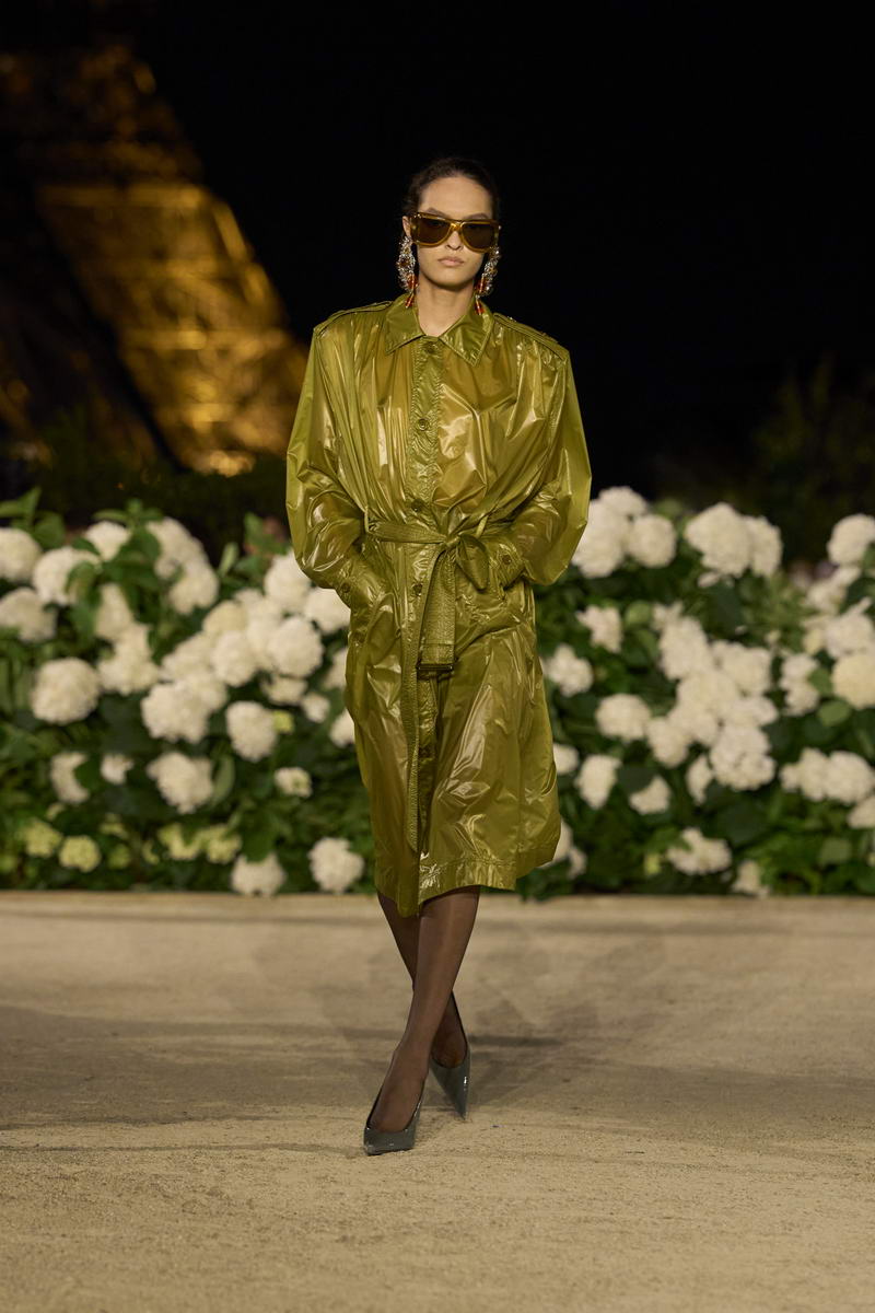 Saint Laurent collezione donna primavera estate 2025 - Photo courtesy of Saint Laurent