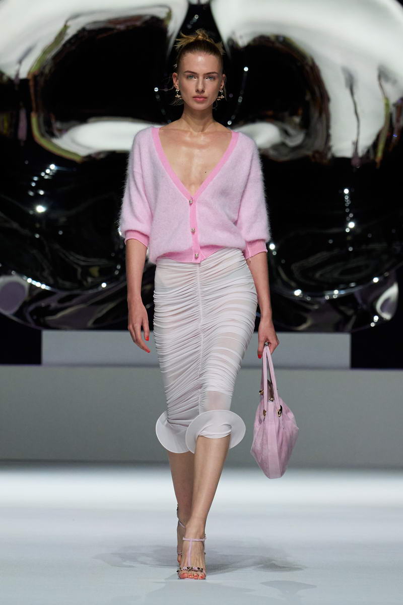 Genny Primavera/Estate 2026: il trionfo delle curve imprevedibili - Photo courtesy of Genny