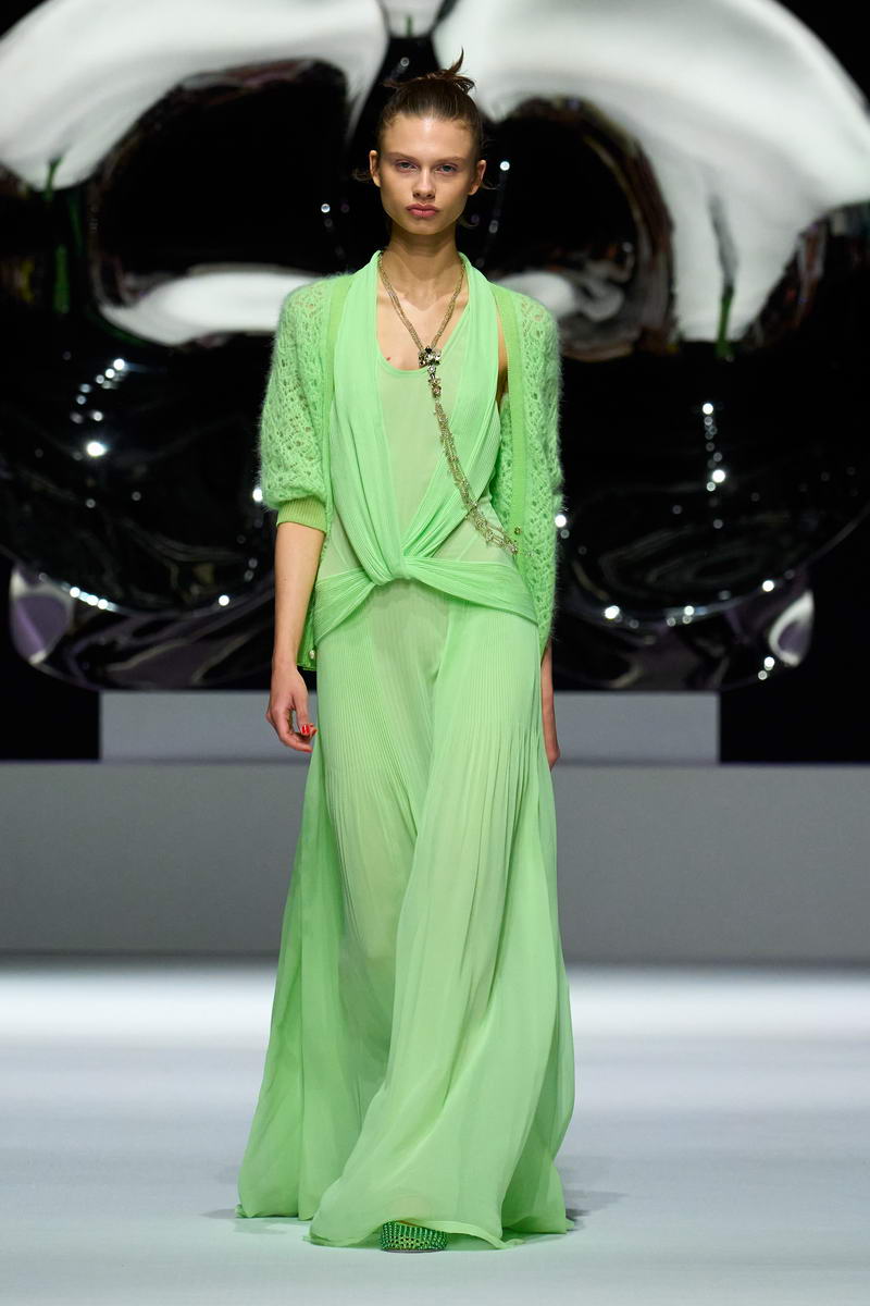 Genny Primavera/Estate 2026: il trionfo delle curve imprevedibili - Photo courtesy of Genny