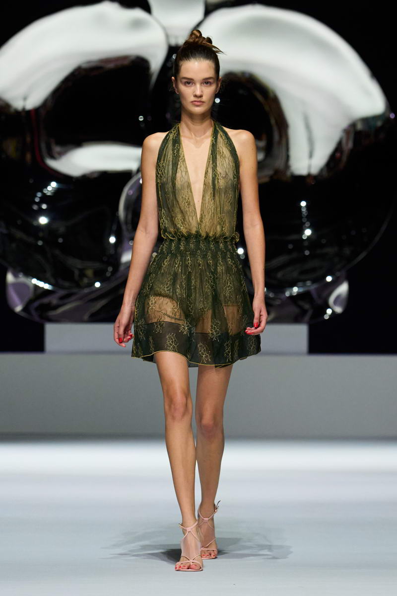 Genny Primavera/Estate 2026: il trionfo delle curve imprevedibili - Photo courtesy of Genny