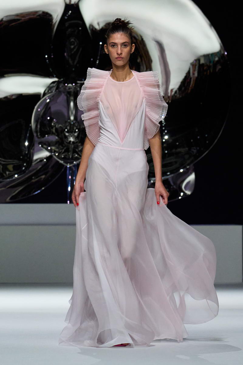 Genny Primavera/Estate 2026: il trionfo delle curve imprevedibili - Photo courtesy of Genny