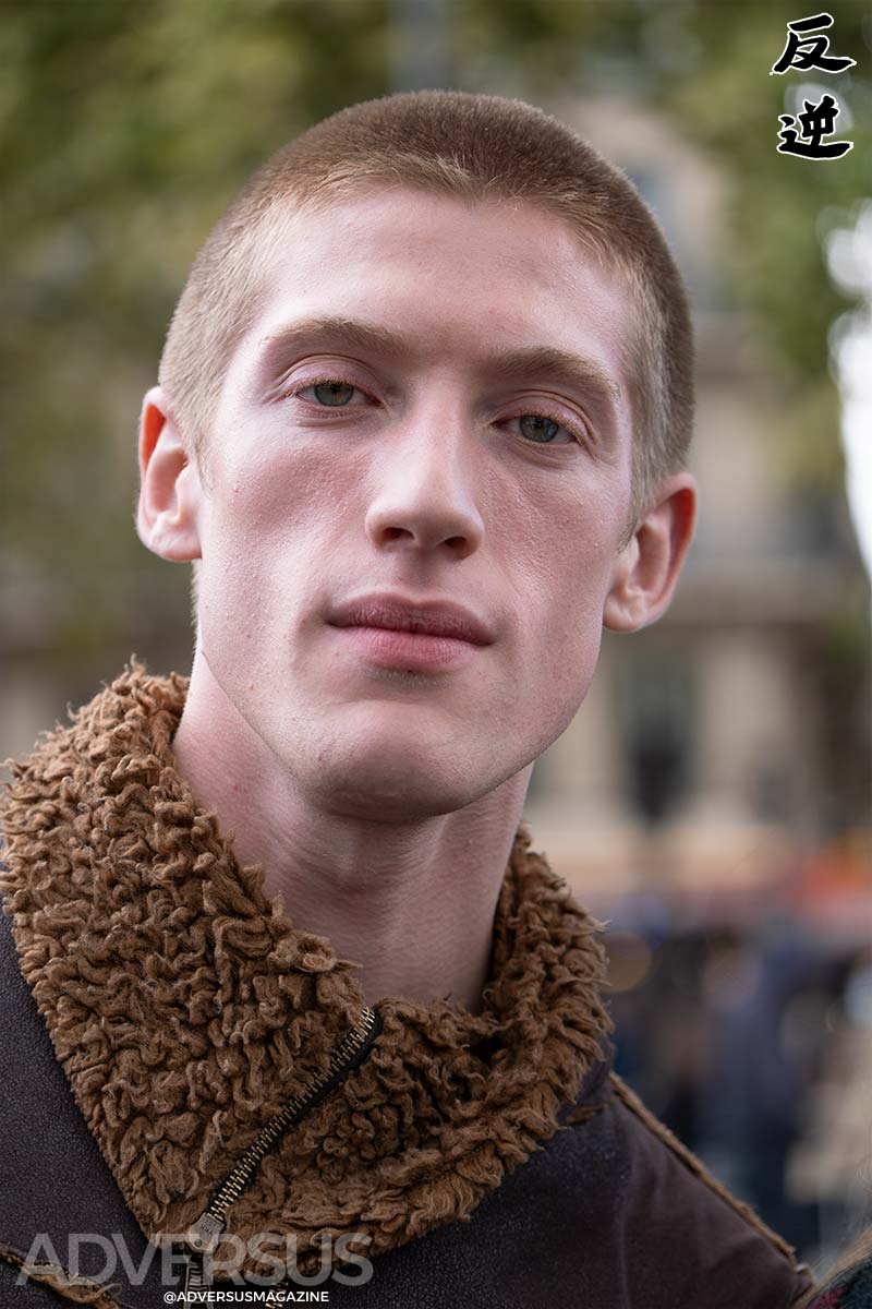 Tagli di capelli uomo 2026: buzz cut o crew cut moderno? - Photo Charlotte Mesman