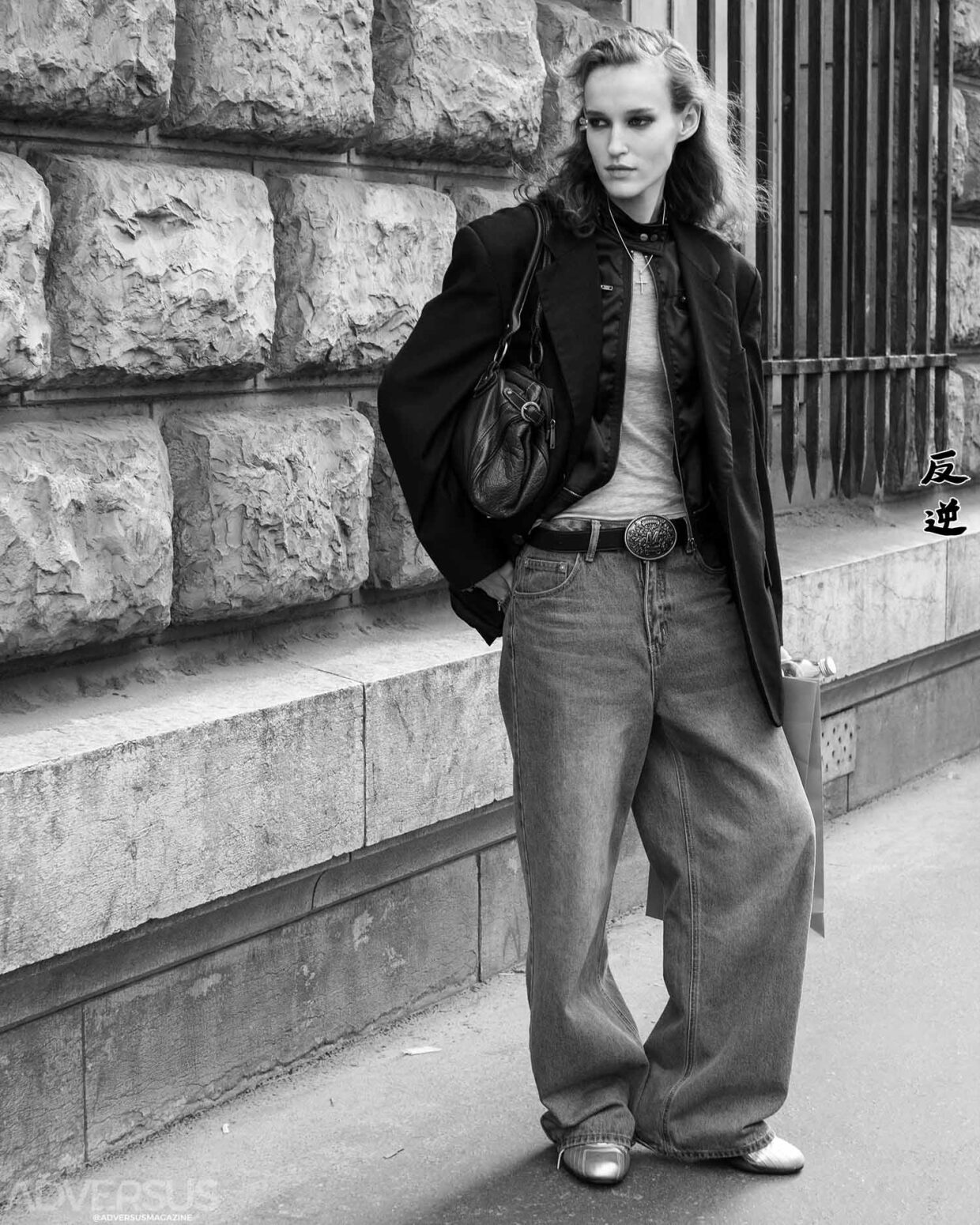 Alex Shibaeva. Il mio punto di vista: le modelle all’uscita backstage da Hermès Autunno/Inverno 2026–2027