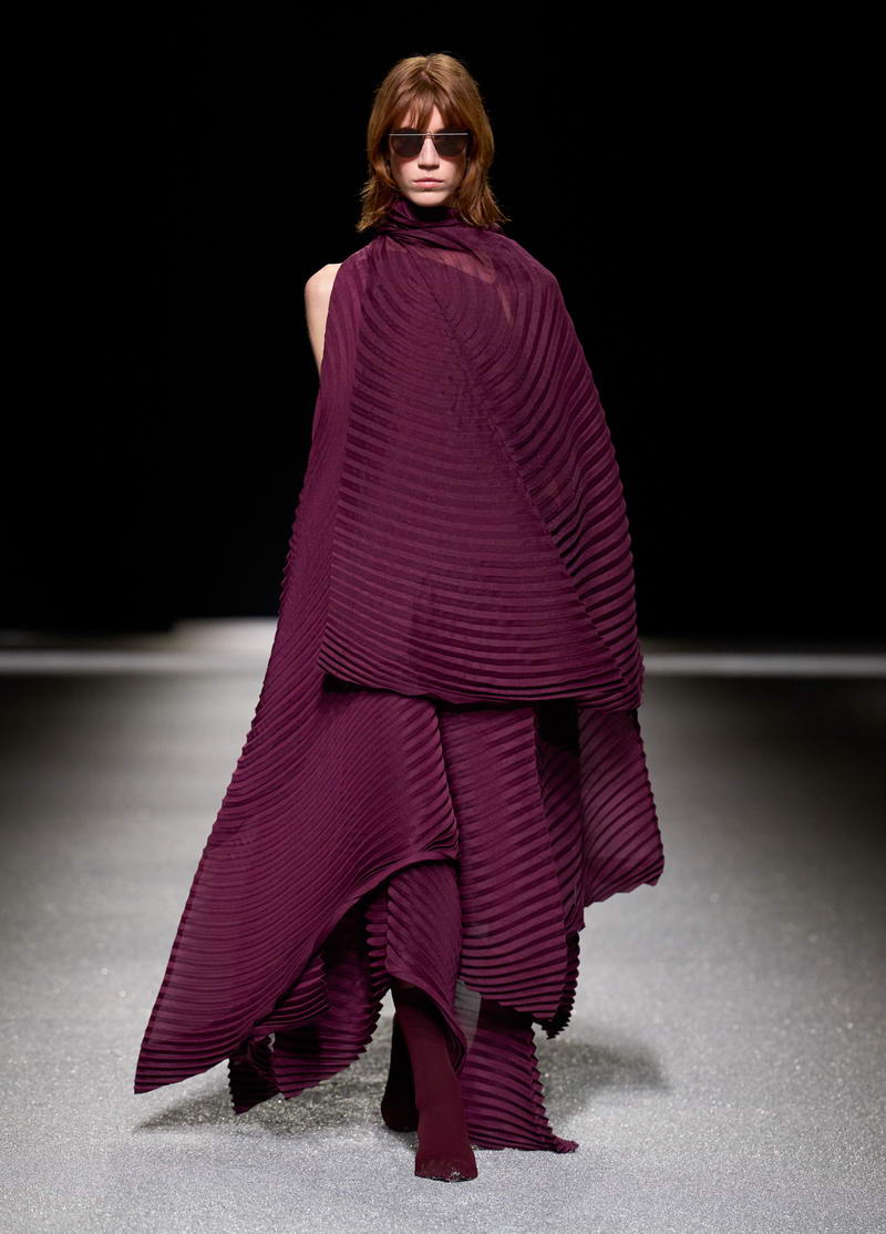 ISSEY MIYAKE Autunno Inverno 2026 2027 - Photo courtesy of ISSEY MIYAKE