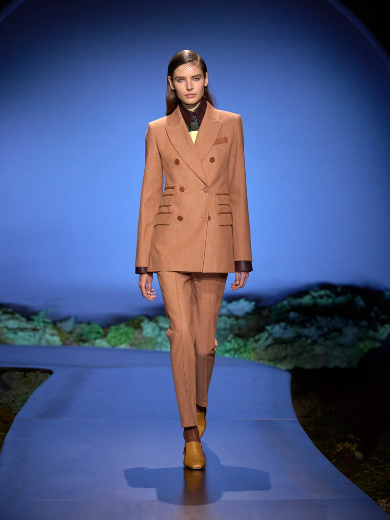Hermès svela un’eleganza notturna per l’Autunno Inverno 2026 2027 - Photo courtesy of Hermès
