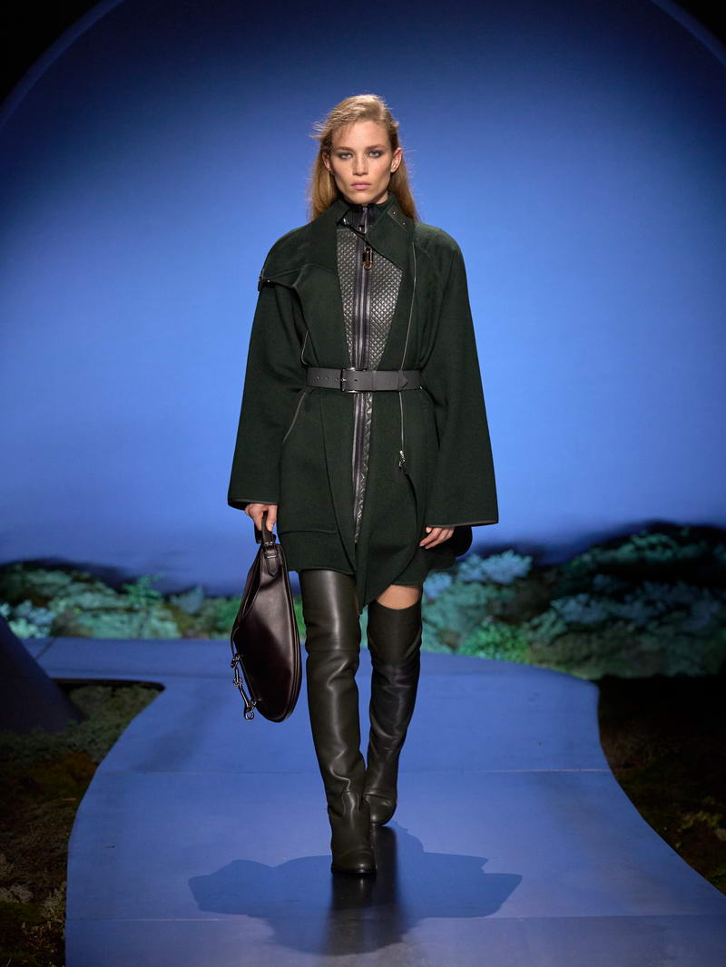 Hermès svela un’eleganza notturna per l’Autunno Inverno 2026 2027 - Photo courtesy of Hermès
