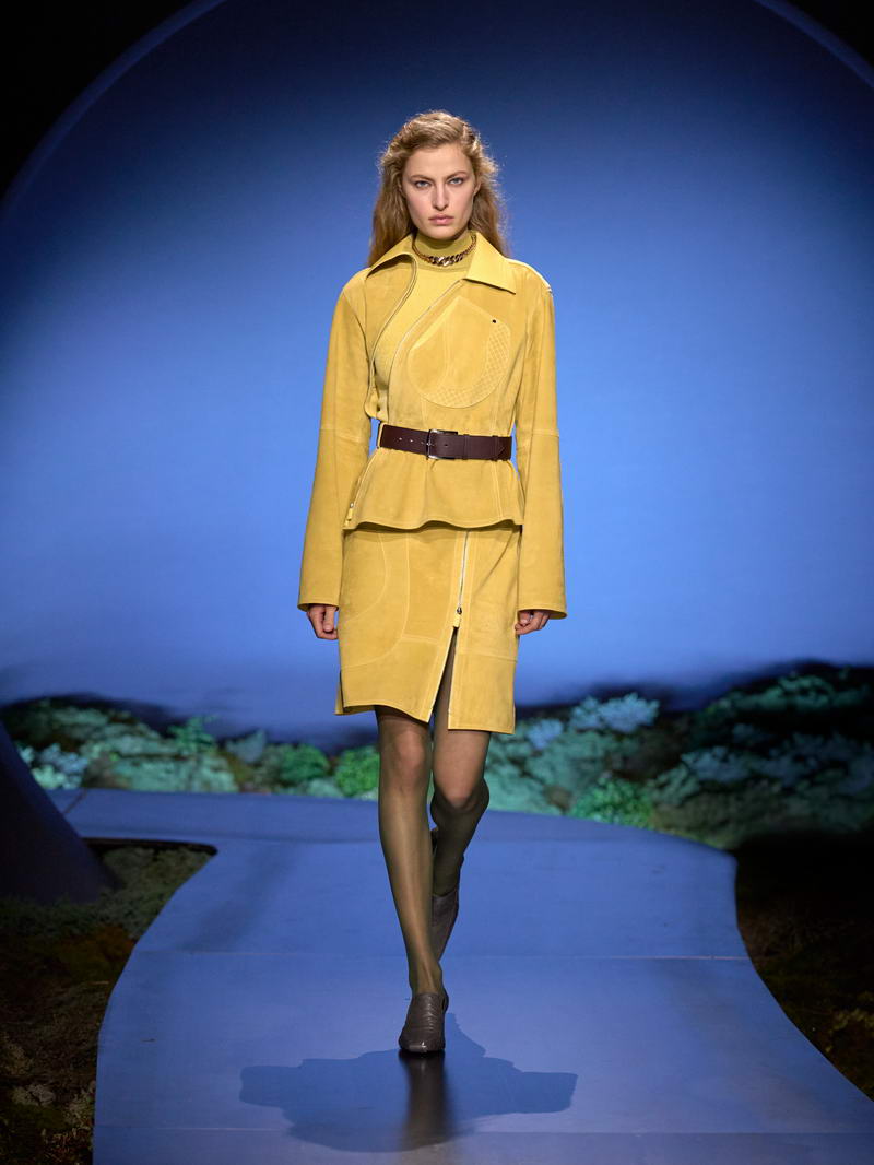 Hermès svela un’eleganza notturna per l’Autunno Inverno 2026 2027 - Photo courtesy of Hermès