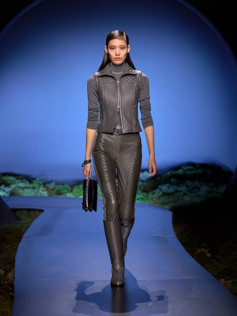 Hermès svela un’eleganza notturna per l’Autunno Inverno 2026 2027 - Photo courtesy of Hermès