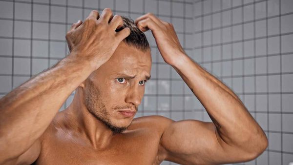 Uomini e problemi di capelli: i 10 problemi che quasi tutti hanno. E come risolverli