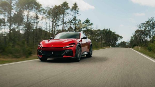 Ferrari Purosangue in configurazione Handling Speciale