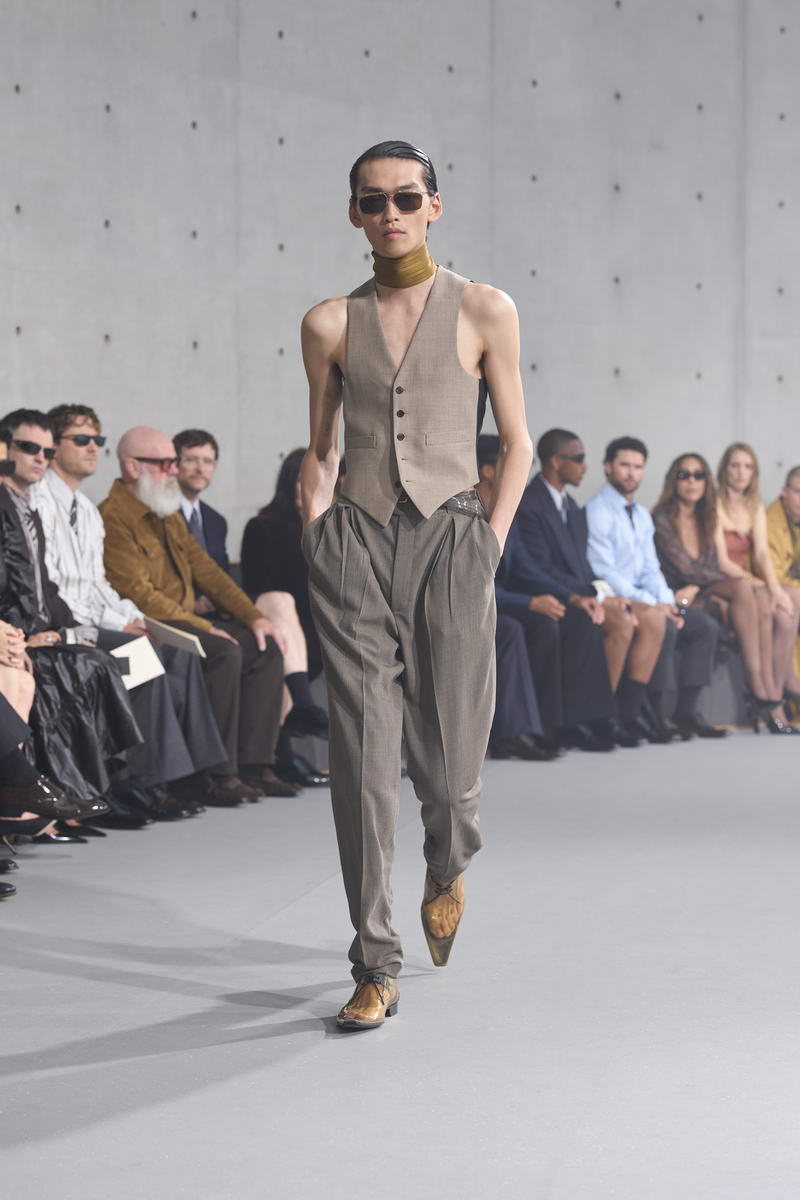 Saint Laurent Uomo Estate 2027 - Photo courtesy of Saint Laurent