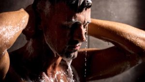 Perché sempre più uomini stanno cambiando il modo in cui si prendono cura del proprio corpo