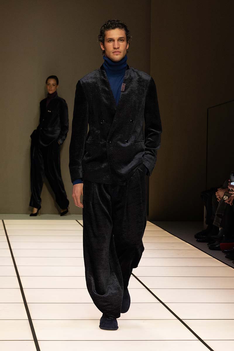 Moda uomo autunno inverno 2026 2027: il ritorno deciso del classico completo - Photo courtesy of Giorgio Armani