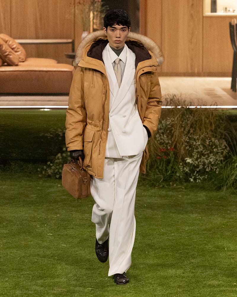 Moda uomo autunno inverno 2026 2027: il ritorno deciso del classico completo - Photo courtesy of Louis Vuitton