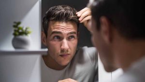 Cura dei capelli uomo: come scegliere la routine giusta