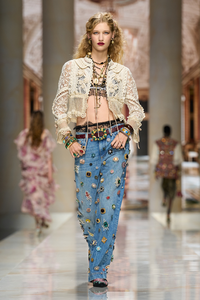 Dolce&Gabbana primavera estate 2027: Stravaganza Siciliana - Photo courtesy of Dolce&Gabbana